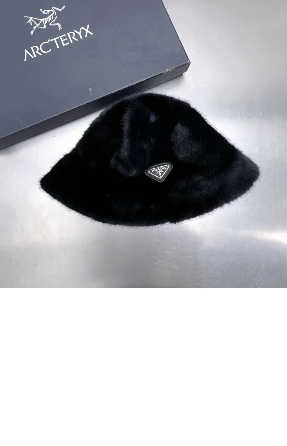 미러급레플리카사이트 | 명품레플리카 전문 쇼핑몰  | 퍼스트원 - 트라이앵글 버킷햇 1HC137 > 프라다