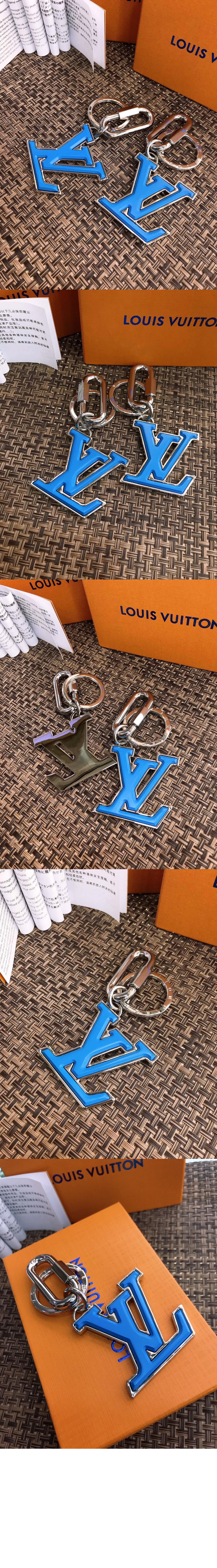 미러급레플리카사이트 | 명품레플리카 전문 쇼핑몰  | 퍼스트원 - LV 소프트 백 참 및 키 홀더 M69303 > 루이비통