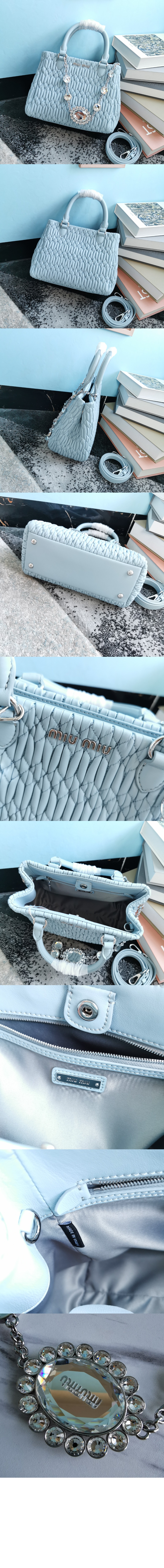 미러급레플리카사이트 | 명품레플리카 전문 쇼핑몰  | 퍼스트원 - 크리스탈 클로케 토트백 5BA067 > 미우미우