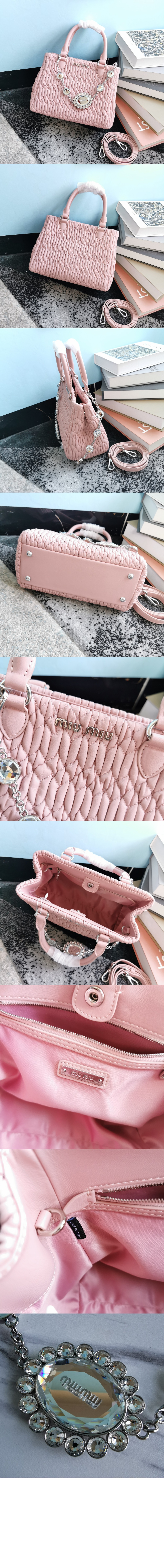 미러급레플리카사이트 | 명품레플리카 전문 쇼핑몰  | 퍼스트원 - 크리스탈 클로케 토트백 5BA067 > 미우미우