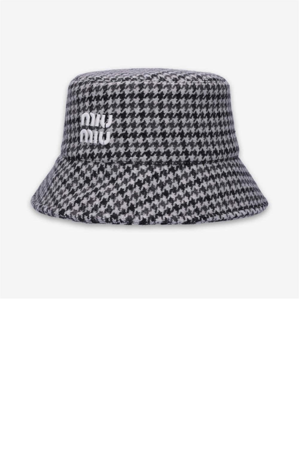 미러급레플리카사이트 | 명품레플리카 전문 쇼핑몰  | 퍼스트원 - 로고 자수 버킷햇 5HC196 > 미우미우