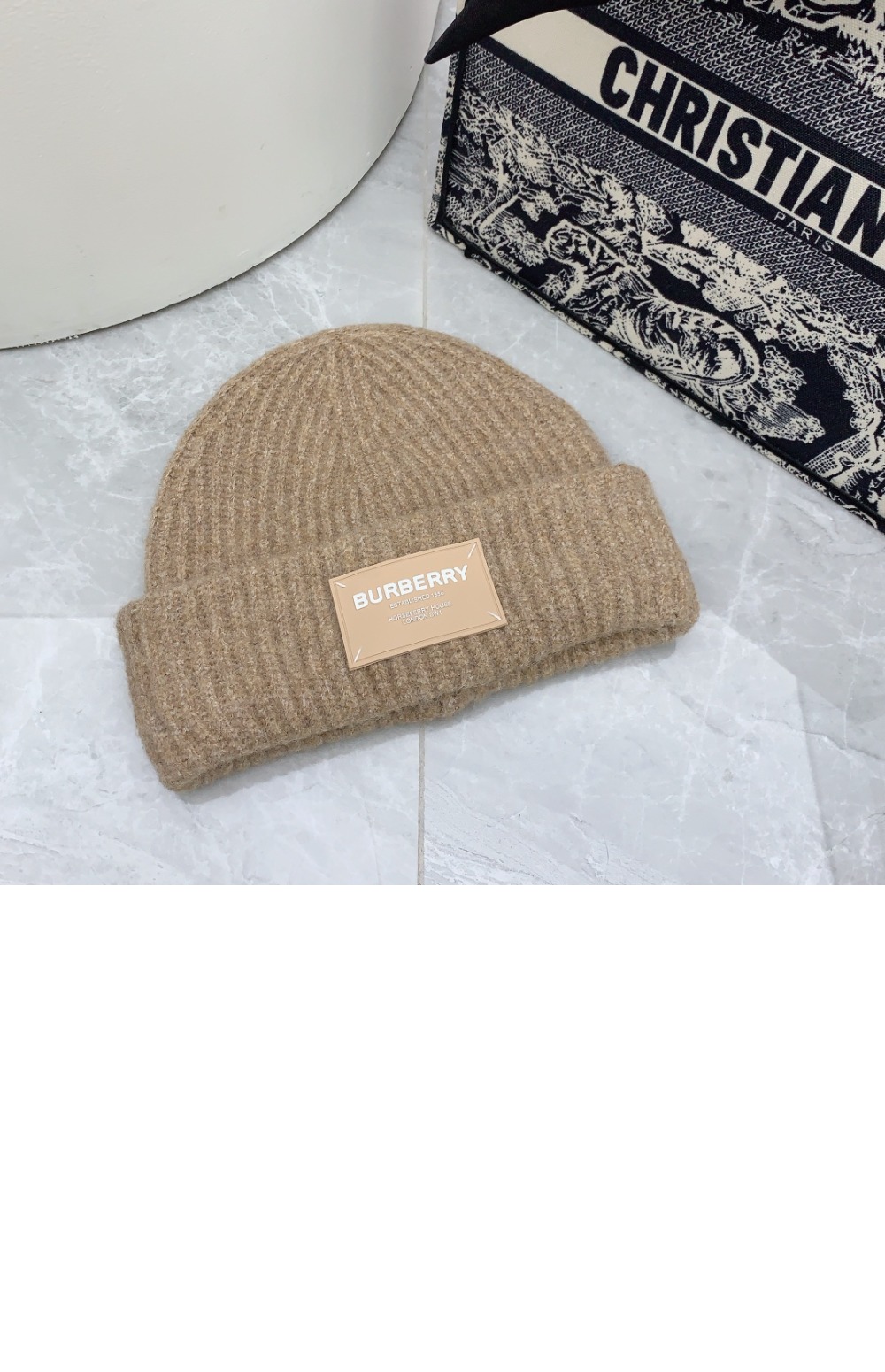 미러급레플리카사이트 | 명품레플리카 전문 쇼핑몰  | 퍼스트원 - 니트모자 8015397 > 버버리