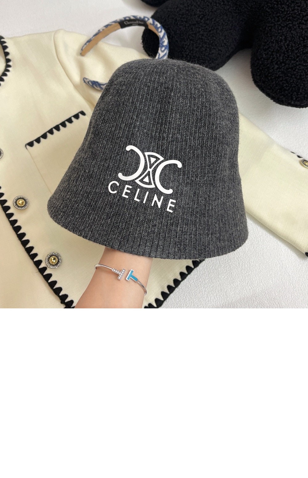 미러급레플리카사이트 | 명품레플리카 전문 쇼핑몰  | 퍼스트원 - 니트 벙거지 2AT341 > 셀린느