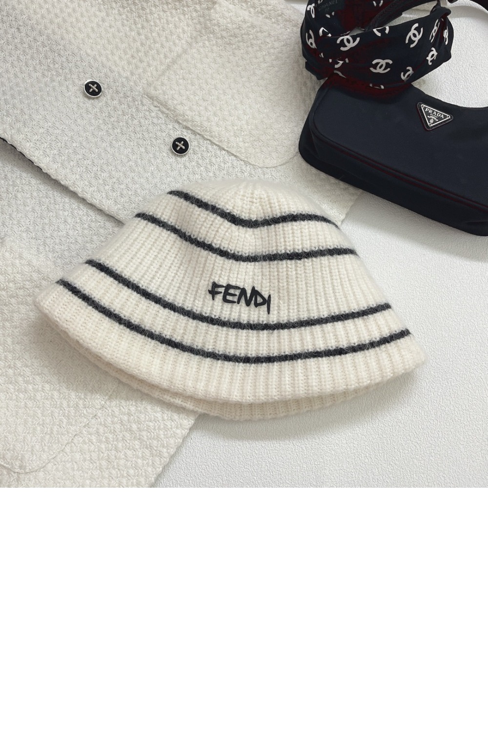 미러급레플리카사이트 | 명품레플리카 전문 쇼핑몰  | 퍼스트원 - 니트 벙거지 FXQ536 > 펜디