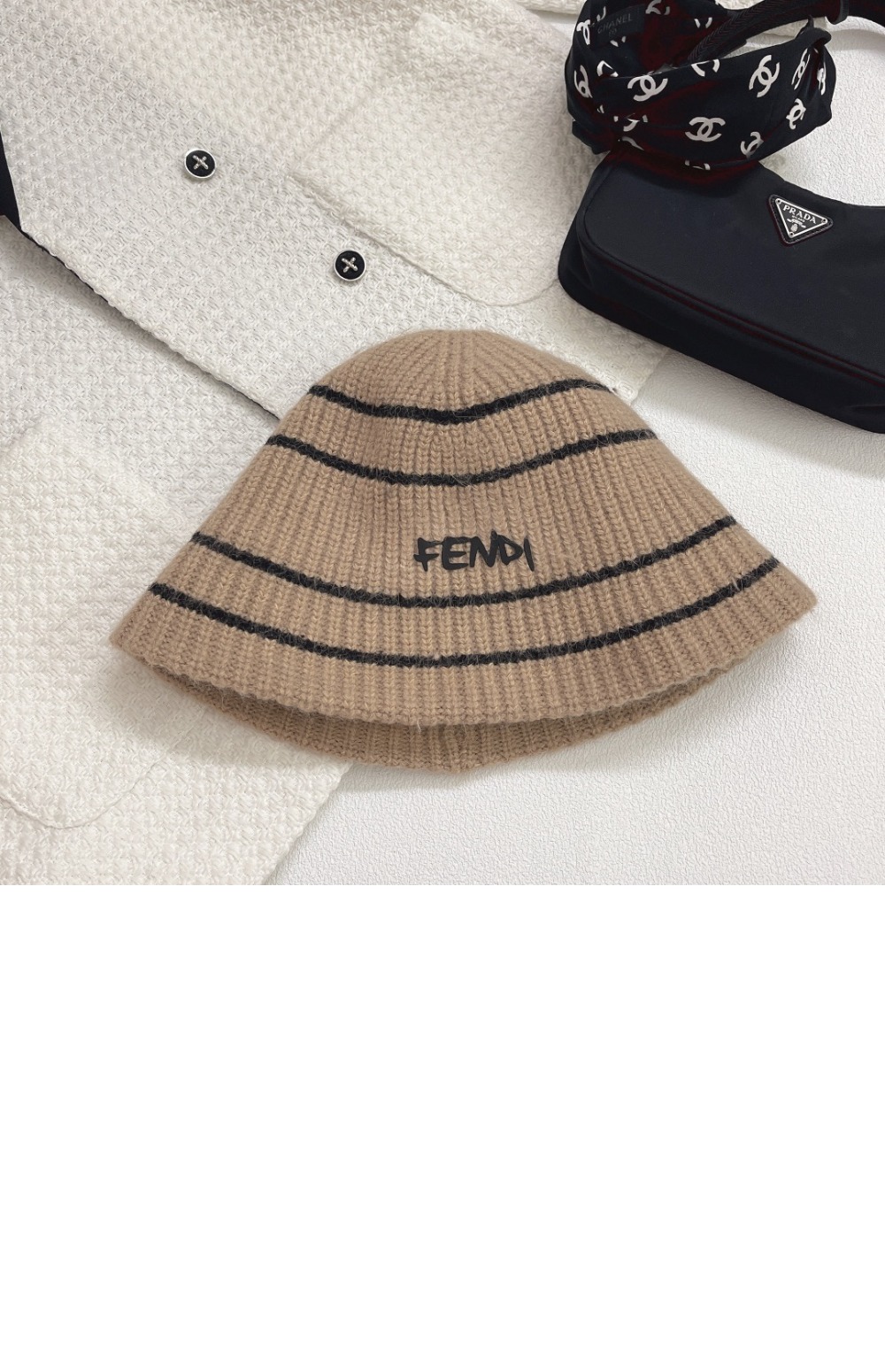 미러급레플리카사이트 | 명품레플리카 전문 쇼핑몰  | 퍼스트원 - 니트 벙거지 FXQ536 > 펜디