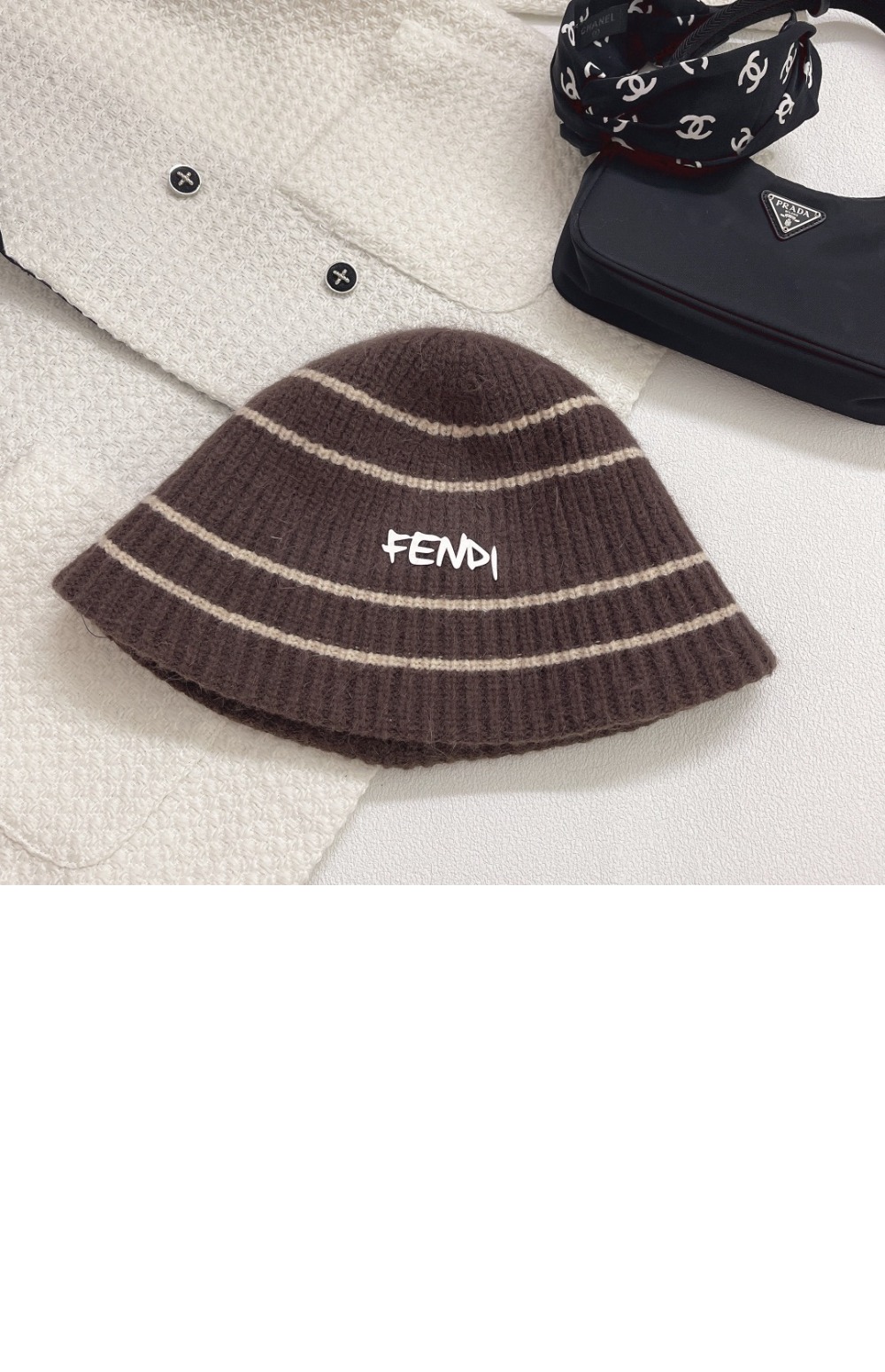 미러급레플리카사이트 | 명품레플리카 전문 쇼핑몰  | 퍼스트원 - 니트 벙거지 FXQ536 > 펜디