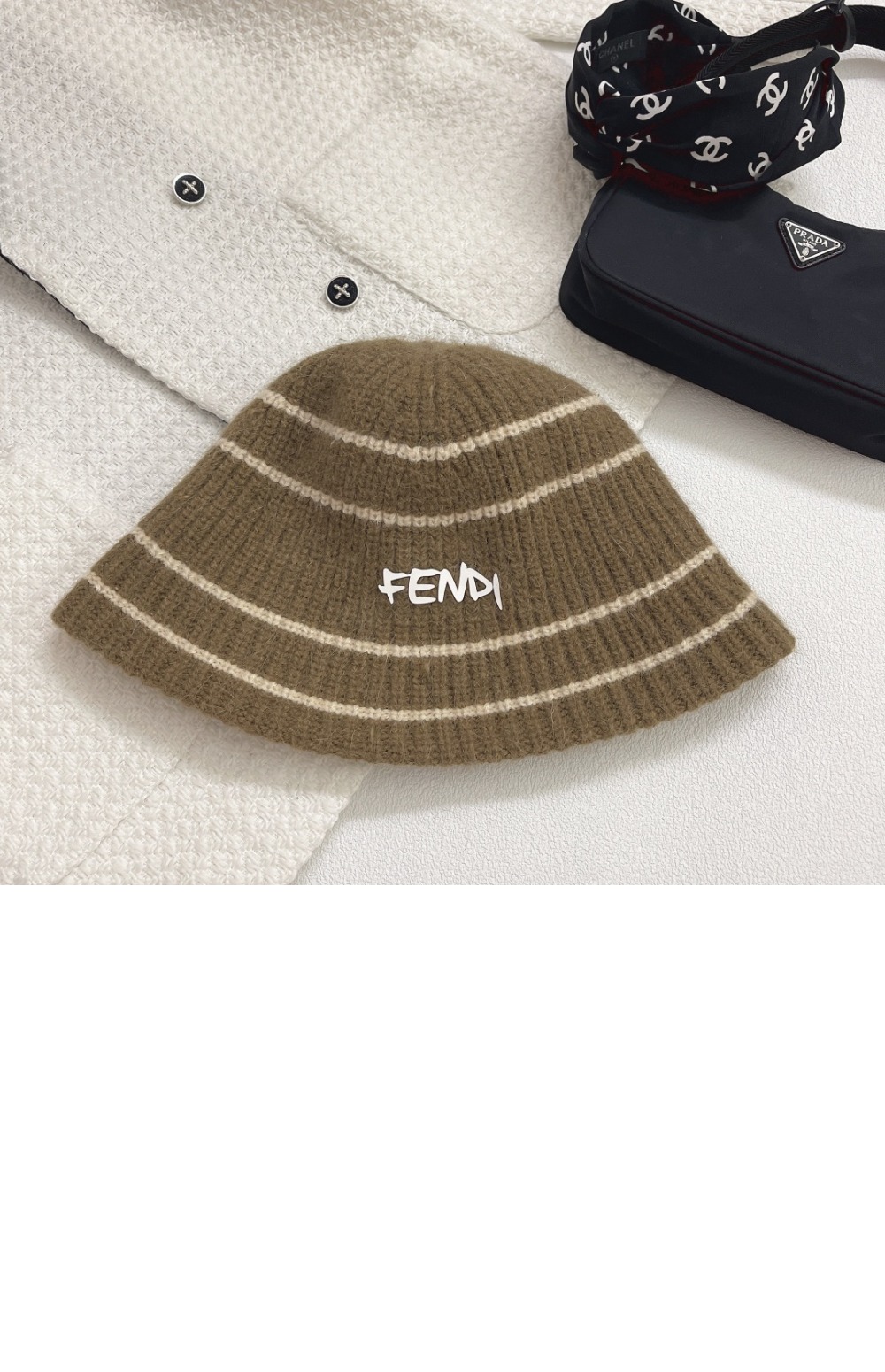 미러급레플리카사이트 | 명품레플리카 전문 쇼핑몰  | 퍼스트원 - 니트 벙거지 FXQ536 > 펜디