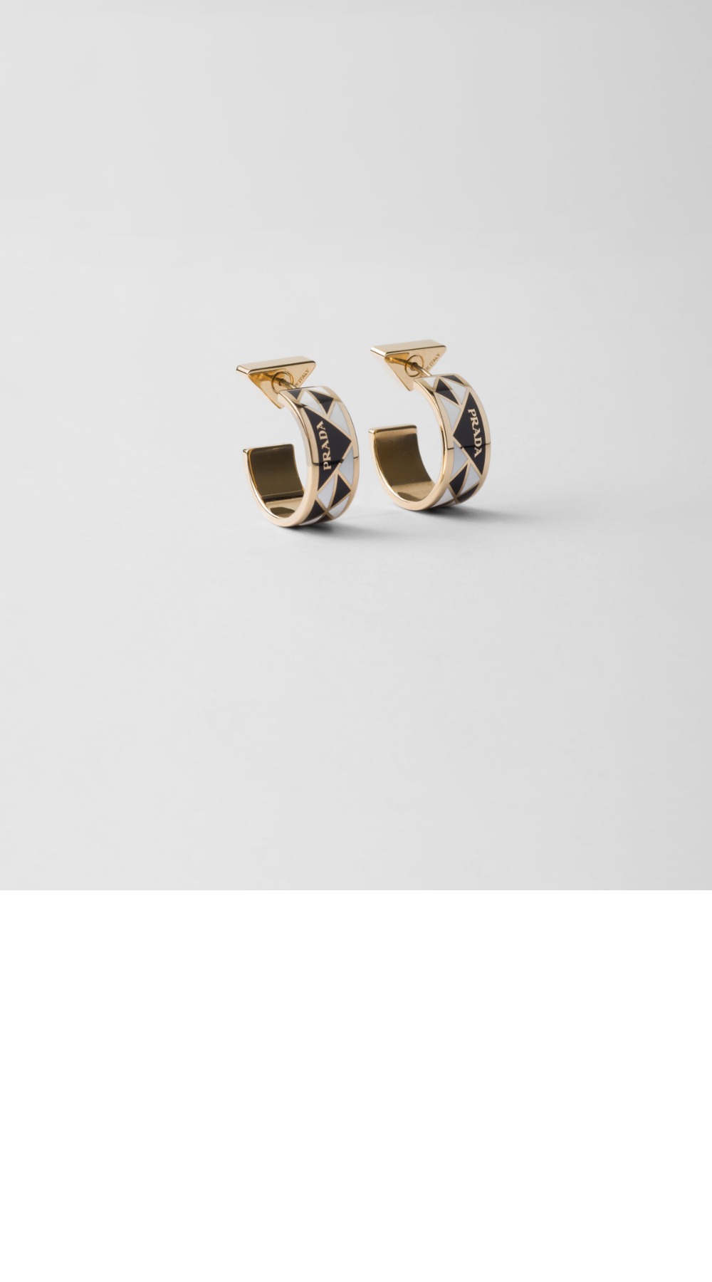 미러급레플리카사이트 | 명품레플리카 전문 쇼핑몰  | 퍼스트원 - 에나멜 메탈 귀걸이 1IO086 > 프라다
