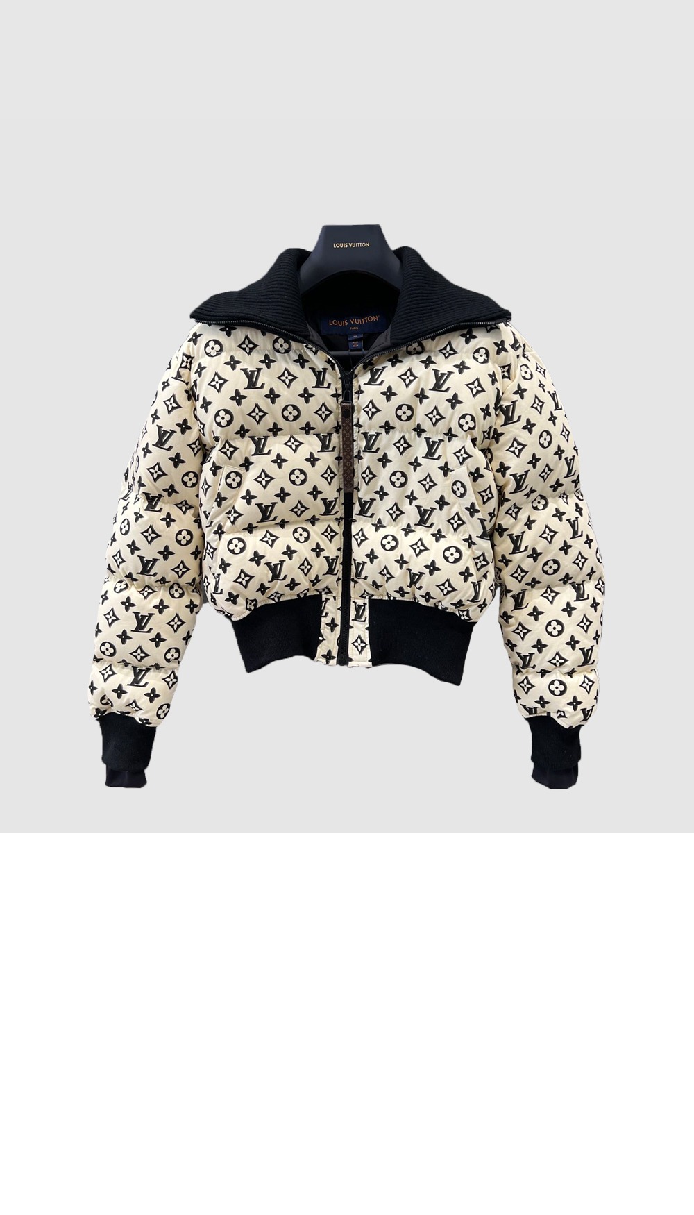 미러급레플리카사이트 | 명품레플리카 전문 쇼핑몰  | 퍼스트원 - 쇼트 다운 재킷 > 루이비통