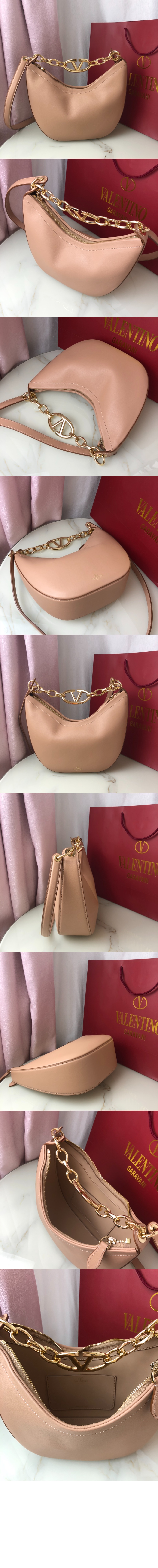 미러급레플리카사이트 | 명품레플리카 전문 쇼핑몰  | 퍼스트원 - 브이로고 문 나파레더 미니 호보백 > 발렌티노