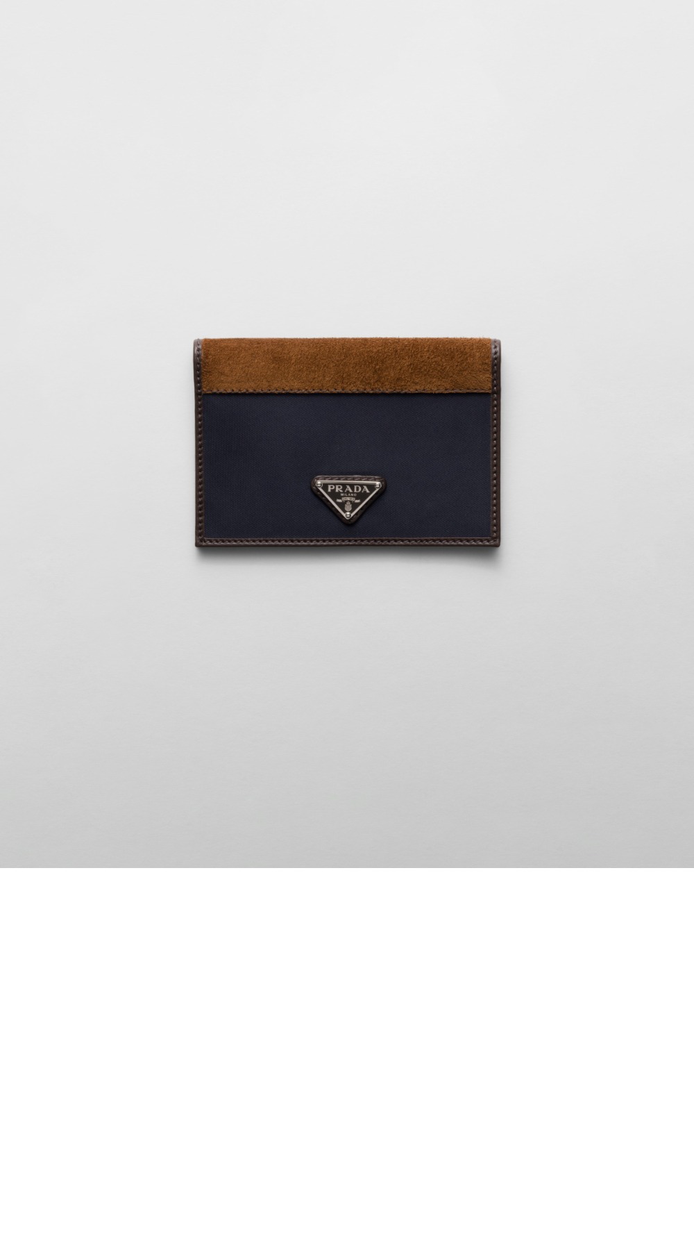 미러급레플리카사이트 | 명품레플리카 전문 쇼핑몰  | 퍼스트원 - 리나일론 및 가죽 여권 지갑 2MV017 > 프라다