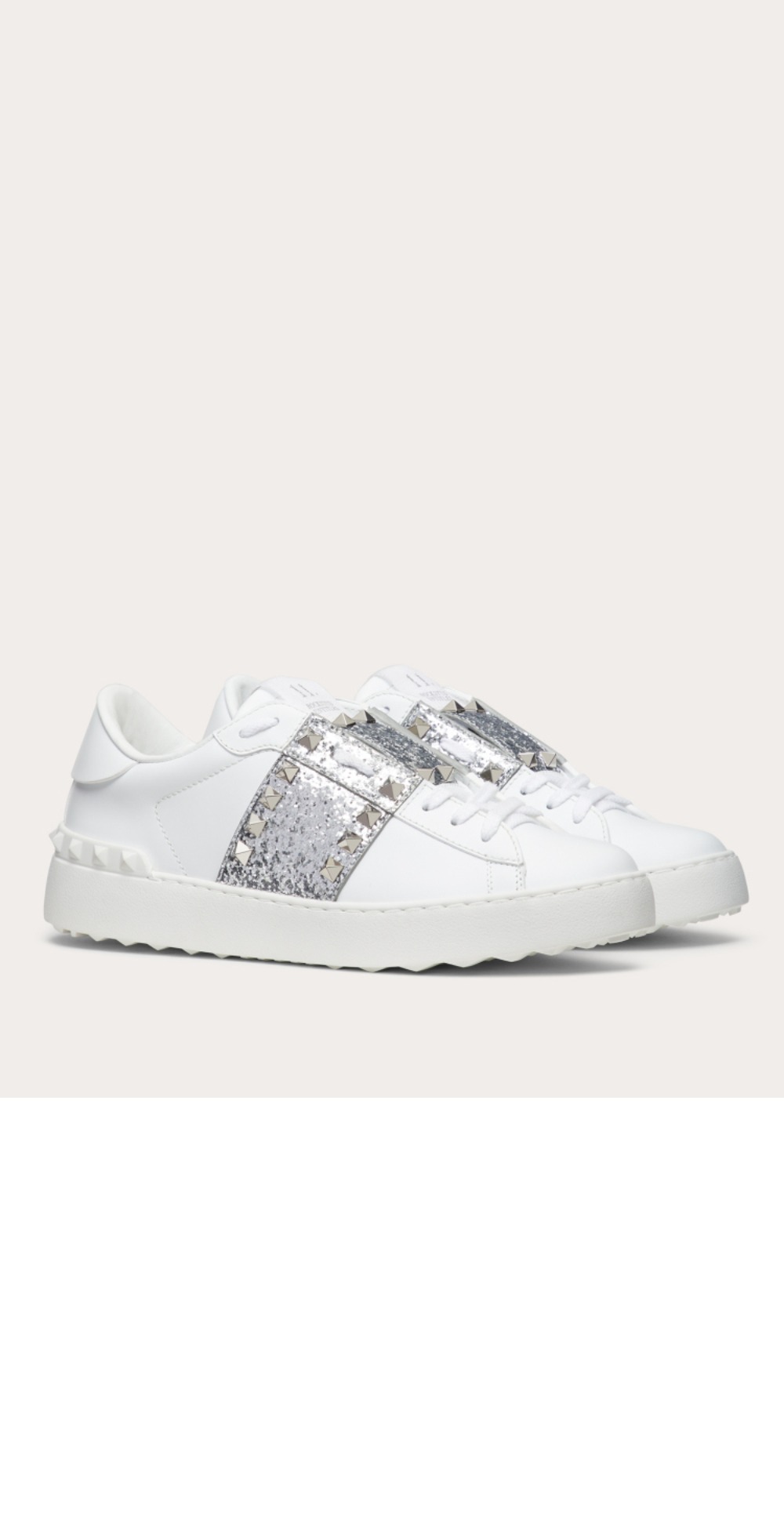 미러급레플리카사이트 | 명품레플리카 전문 쇼핑몰  | 퍼스트원 - 가라바니 락스터드 언타이틀드 송아지 가죽 스니커즈 > 발렌티노