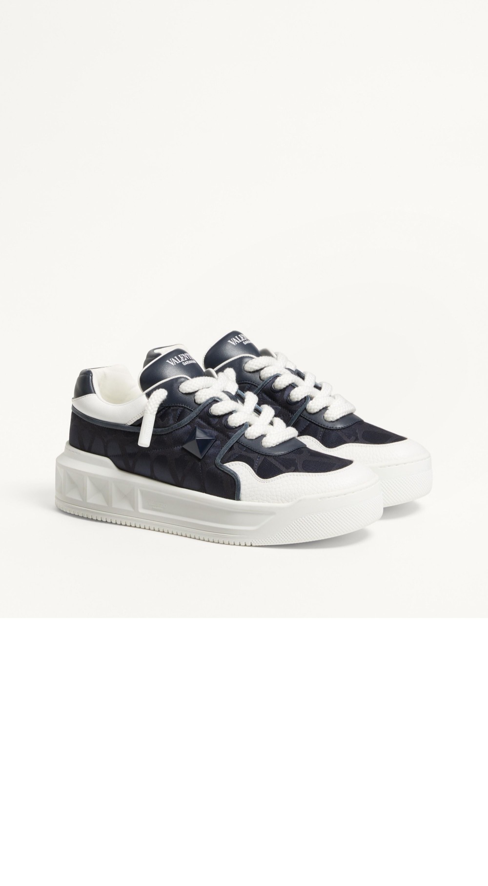 미러급레플리카사이트 | 명품레플리카 전문 쇼핑몰  | 퍼스트원 - 원 스터드 XL 로우탑 스니커즈 > 발렌티노