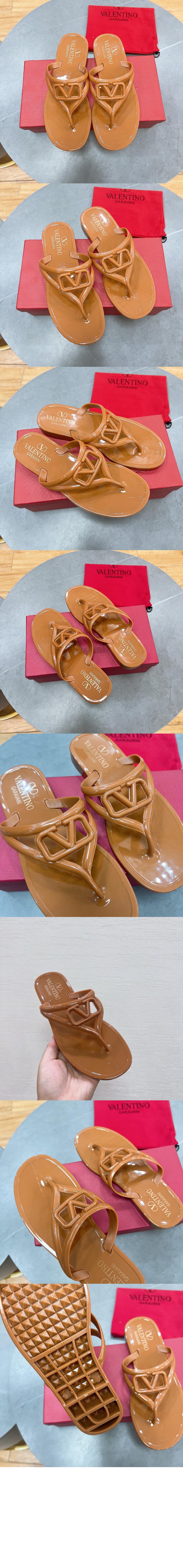 미러급레플리카사이트 | 명품레플리카 전문 쇼핑몰  | 퍼스트원 - 시그니처 러버 샌들 > 발렌티노