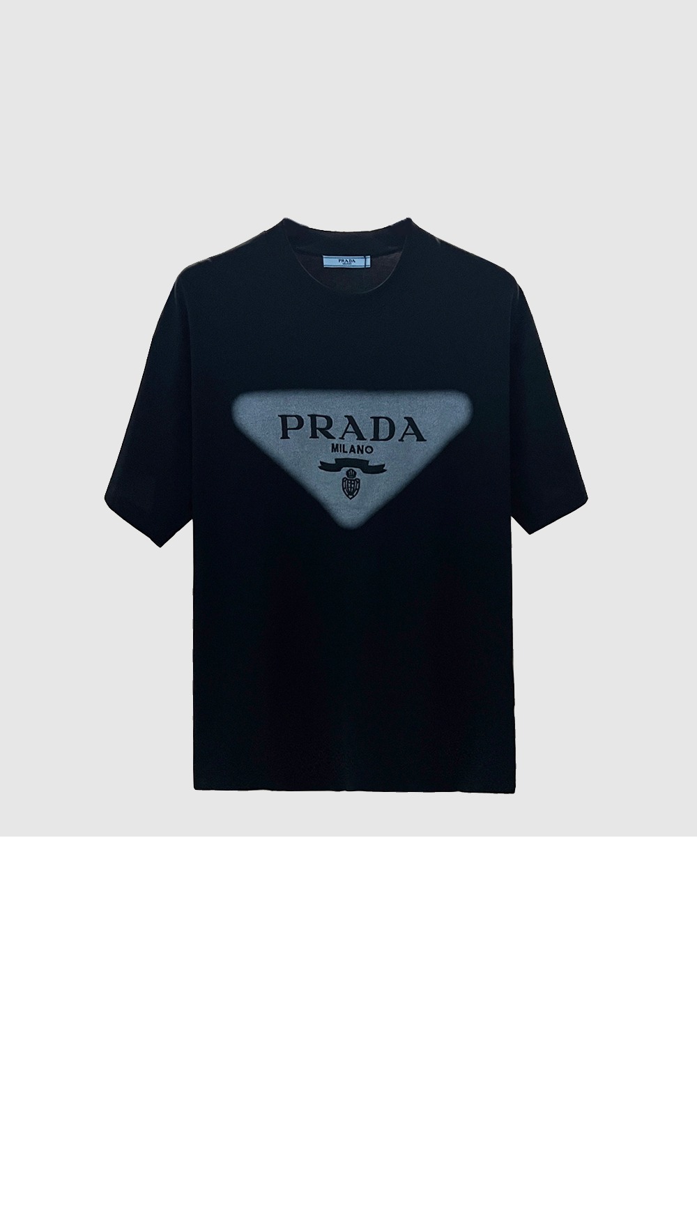 미러급레플리카사이트 | 명품레플리카 전문 쇼핑몰  | 퍼스트원 - 로고 프린트 반팔 > 프라다