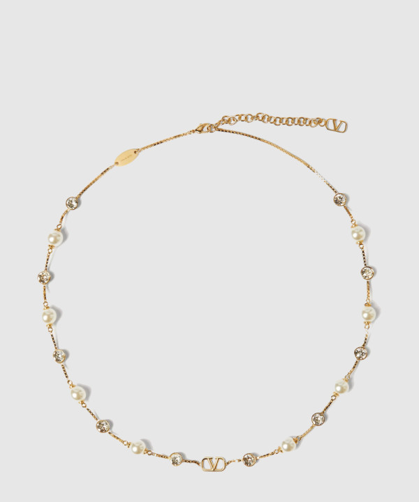 크리스털 장식 브이로고 시그니처 메탈 네크리스