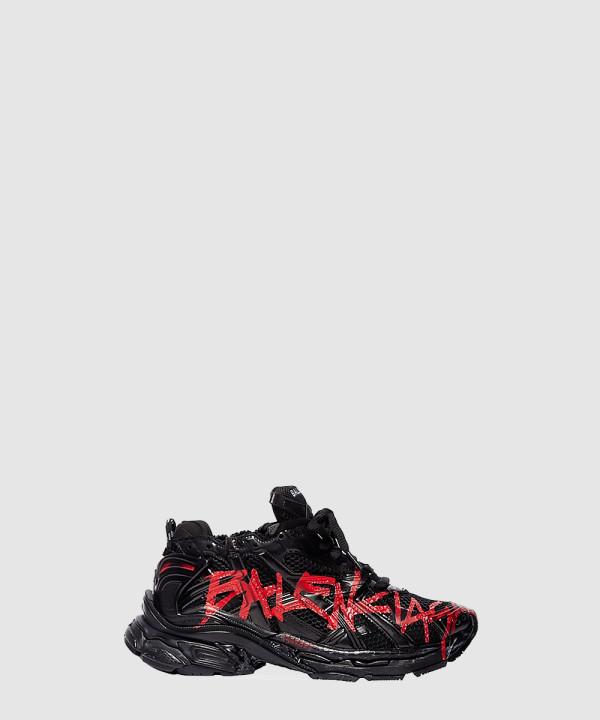 러너 스니커즈 677403